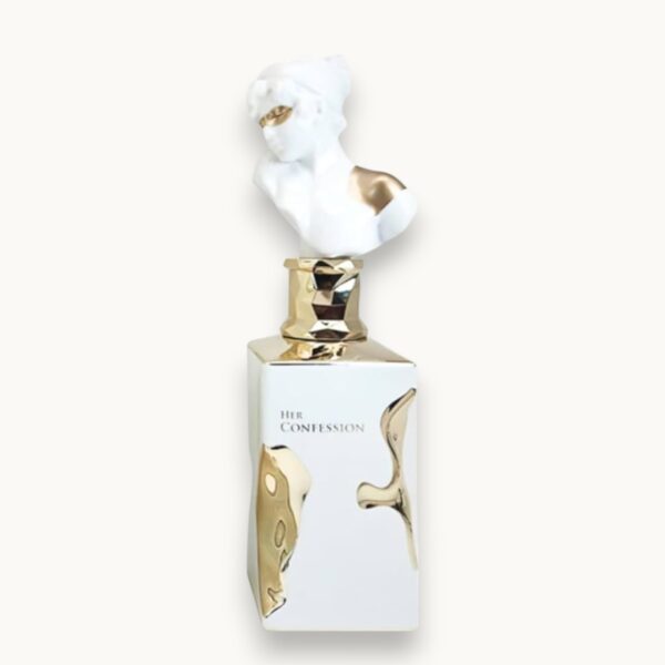 Flacon élégant du parfum Her Confession Femme - fragrance florale orientale et sensuelle - MADOSTYLE